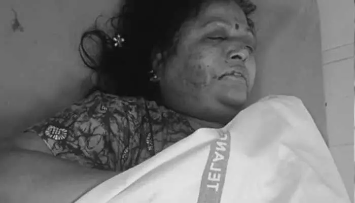 పట్టపగలే మహిళ దారుణ హత్య!