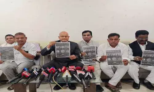ఎన్నిక‌ల్లో ఇచ్చిన హామీ మేర‌కు బీసీ డిక్ల‌రేష‌న్ అమ‌లు చేయాల్సిందే : బీసీ రిజర్వేషన్ సాధన సమితి చైర్మన్ జస్టిస్ ఈశ్వరయ్య