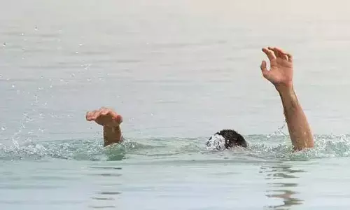 విషాదం.. కృష్ణా నదిలో ఇద్దరు గల్లంతు
