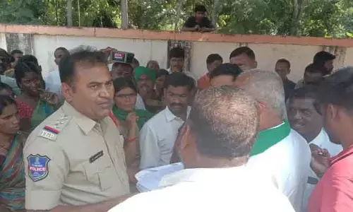నవజీవన స్థలంపై మహిళల పోరాటం