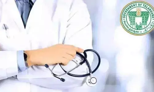 పెద్దపల్లి జిల్లా నందిమేడారంలో వైద్యాధికారి లీలలు