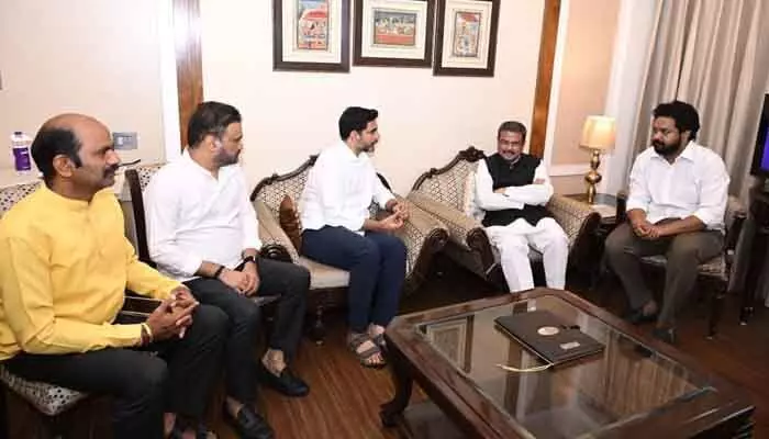 కేంద్ర మంత్రి ధర్మేంద్ర ప్రధాన్ తో లోకేష్ భేటీ కేంద్ర మంత్రి ధర్మేంద్ర ప్రధాన్ తో లోకేష్ భేటీ