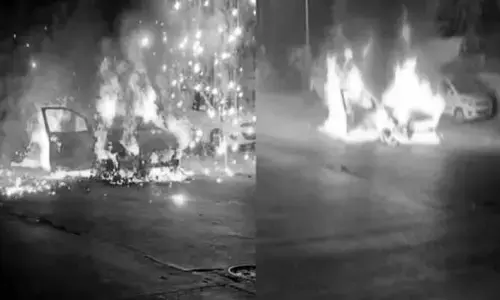 ఢిల్లీ పేలుడు.. అత్మహుతిగా అనుమానం