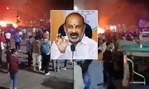 ఢిల్లీకి బయల్దేరిన బండి సంజయ్