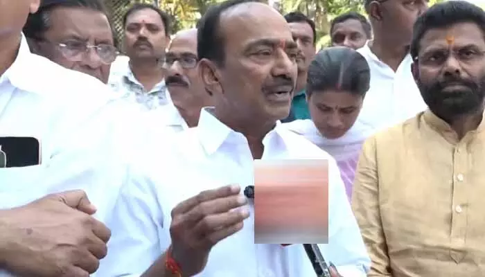 అందెశ్రీ కుటుంబానికి అండగా ఉంటాం.. ఎంపీ ఈటల రాజేందర్ అందెశ్రీ కుటుంబానికి అండగా ఉంటాం.. ఎంపీ ఈటల రాజేందర్
