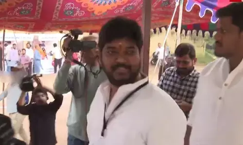Jubilee hills bypoll: జూబ్లీహిల్స్ బై పోల్.. ఓటు హక్కు వినియోగించుకున్న నవీన్ యాదవ్