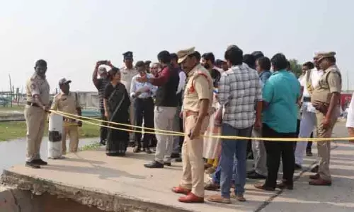 బాపట్ల జిల్లాలో కేంద్ర బృందం పర్యటన