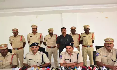 బెట్టింగ్ అప్పుల కోసమే మహిళ దారుణ హత్య