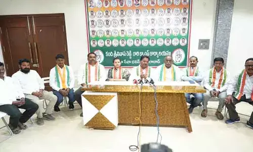 ధ‌ర్నా పేరుతో.. బీజేపీ నేతల డ్రామాలు..!