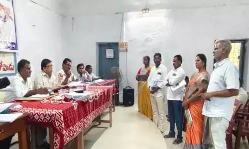 ఉపాధి ప‌నుల్లో అవ‌క‌త‌వ‌క‌లు..!