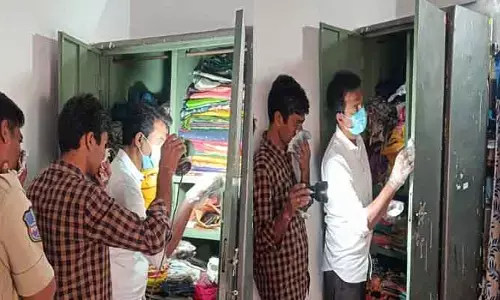 బంగారు ఆభ‌ర‌ణాలు చోరీ