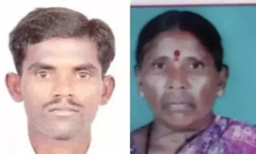 రోడ్డు ప్ర‌మాదంలో త‌ల్లి, కొడుకు మృతి