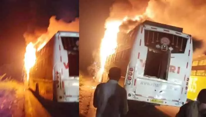 Telangana: మరో ప్రైవేటు ట్రావెల్స్ బస్సు దగ్ధం Telangana: మరో ప్రైవేటు ట్రావెల్స్ బస్సు దగ్ధం