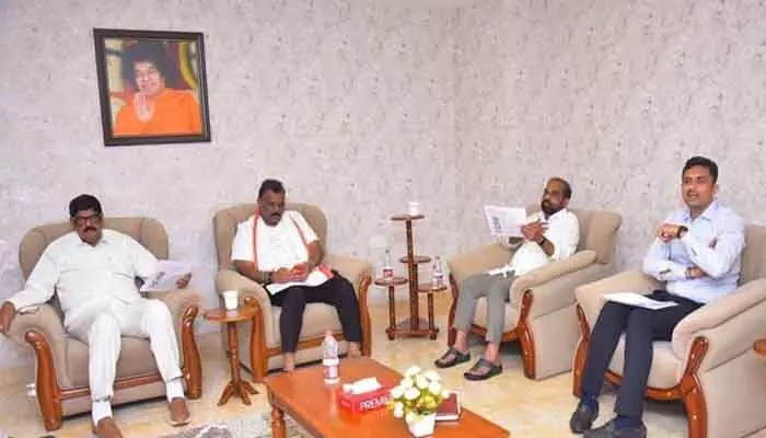 సత్య సాయి బాబా జయంతి వేడుకలు : మంత్రుల బృందం సమావేశం సత్య సాయి బాబా జయంతి వేడుకలు : మంత్రుల బృందం సమావేశం