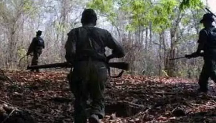 ఛత్తీస్గఢ్లో భారీ ఎన్కౌంటర్.. ఆరుగురు మావోయిస్టులు మృతి ఛత్తీస్గఢ్లో భారీ ఎన్కౌంటర్.. ఆరుగురు మావోయిస్టులు మృతి