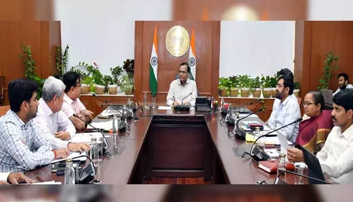 గ్రేటర్ లో తాగునీటి సమస్య రాకుండ చూడండి : సీఎస్ సమీక్ష గ్రేటర్ లో తాగునీటి సమస్య రాకుండ చూడండి : సీఎస్ సమీక్ష