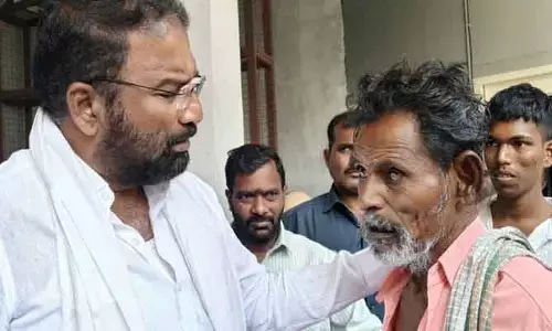 పాలేరుని అక్కున చేర్చుకున్నమంత్రి వాకిటి శ్రీహరి