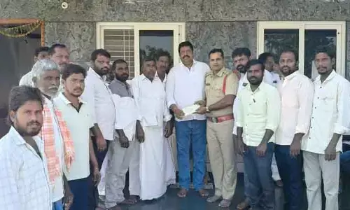 దొంగ‌త‌నాలను క‌ట్ట‌డి చేయ‌డ‌మే త‌మ ల‌క్ష్యం : ఎస్సై సీ హెచ్ హరిప్రసాద్ రెడ్డి