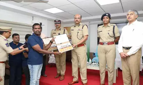 పోలీస్ పీఆర్ఓ శ్రీనివాస్ కు ప్రశంసా పత్రం