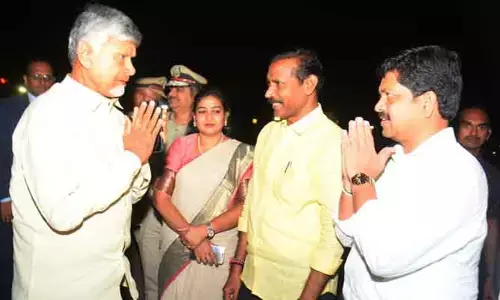 సీఐఐ సదస్సుకు సర్వం సిద్ధం.. విశాఖ చేరుకున్న సీఎం చంద్రబాబు