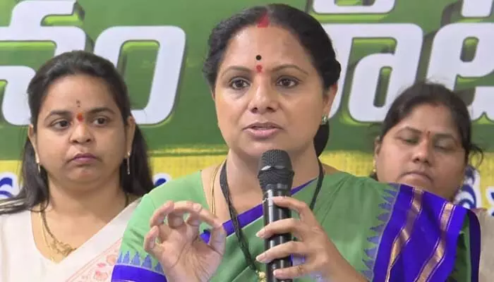 Kavitha: వారిని పట్టించుకోకపోతే రేవంత్ రెడ్డి ఇంటి ముందు ధర్నా చేస్తా.. నల్గొండ పర్యటనలో కవిత Kavitha: వారిని పట్టించుకోకపోతే రేవంత్ రెడ్డి ఇంటి ముందు ధర్నా చేస్తా.. నల్గొండ పర్యటనలో కవిత