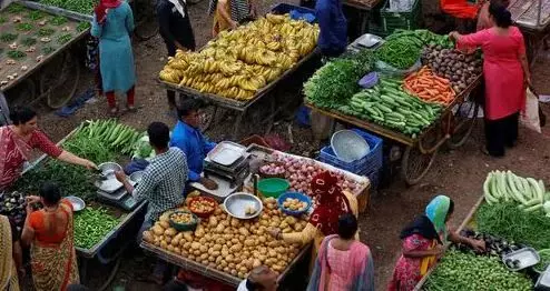 Retail Inflation: అక్టోబర్లో దశాబ్ద కనిష్ట స్థాయికి రిటైల్ ద్రవ్యోల్బణం Retail Inflation: అక్టోబర్లో దశాబ్ద కనిష్ట స్థాయికి రిటైల్ ద్రవ్యోల్బణం