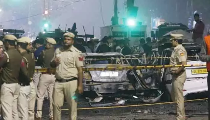 Delhi Blast Case: ఢిల్లీ బాంబ్ బ్లాస్ట్ కేసు.. మరో అనుమానిత కారు స్వాధీనం Delhi Blast Case: ఢిల్లీ బాంబ్ బ్లాస్ట్ కేసు.. మరో అనుమానిత కారు స్వాధీనం