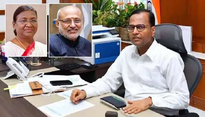 నగరానికి రానున్న రాష్ట్రపతి, ఉప రాష్ట్రపతి.. ఉన్నతాధికారులతో సీఎస్ సమీక్ష నగరానికి రానున్న రాష్ట్రపతి, ఉప రాష్ట్రపతి.. ఉన్నతాధికారులతో సీఎస్ సమీక్ష