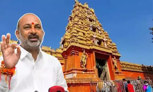 భక్తుల ఇబ్బందులను పట్టించుకోరా..? ప్రభుత్వంపై బండి సంజయ్ ఆగ్రహం
