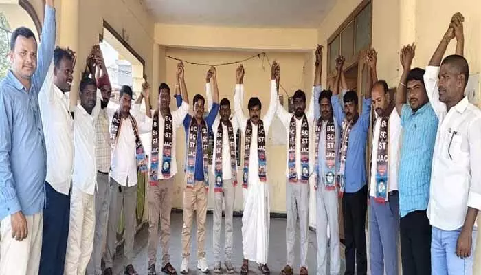రాజ్యాధికార సాధన ఐకాస ఆవిర్భావ సభను జయప్రదం చేయండి : ఐకాస నాయకుడు సాయి మహారాజ్ రాజ్యాధికార సాధన ఐకాస ఆవిర్భావ సభను జయప్రదం చేయండి : ఐకాస నాయకుడు సాయి మహారాజ్