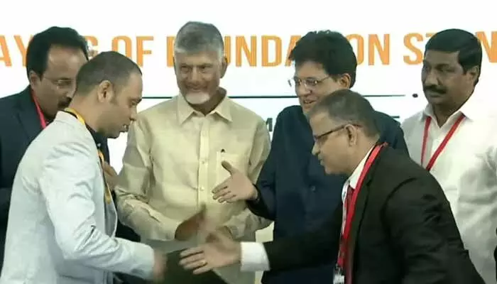 అది అద్వితీయమైన దేశం.. అందుకే అభిమానం: సీఎం చంద్రబాబు అది అద్వితీయమైన దేశం.. అందుకే అభిమానం: సీఎం చంద్రబాబు