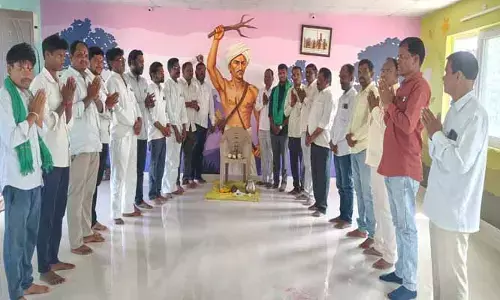 బిర్షా ముండా స్పూర్తితో ఉద్య‌మించాలి : తుడుందెబ్బ మండ‌ల అధ్య‌క్షులు చిత్రు