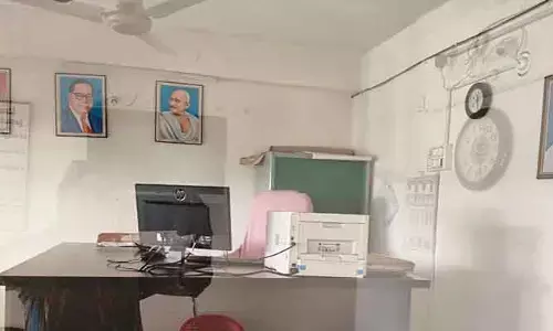 సబ్ రిజిస్ట్రార్ కార్యాల‌యంలో స‌మ‌య పాల‌న ఏది..?