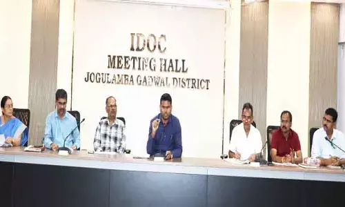 రైతుల సంక్షేమం కోసమే ప్రభుత్వ కొనుగోలు కేంద్రాలు ఏర్పాటు : క‌లెక్టర్ బీఎం సంతోష్