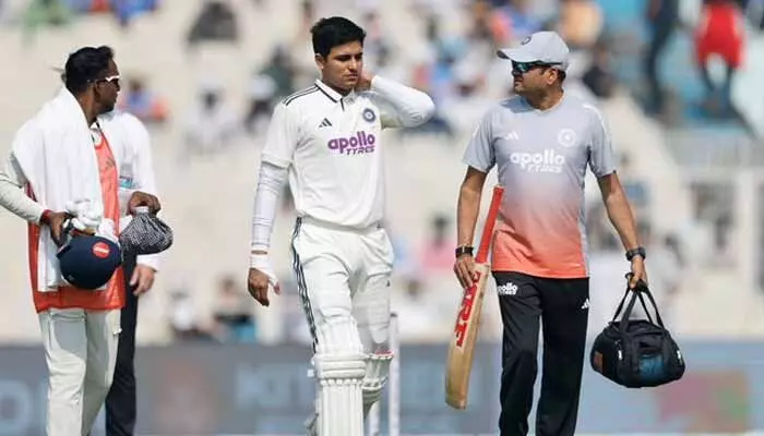 కుప్పకూలిన భారత జట్టు.. 189 పరుగులకే ఆలౌట్ చేసిన బౌలర్లు కుప్పకూలిన భారత జట్టు.. 189 పరుగులకే ఆలౌట్ చేసిన బౌలర్లు