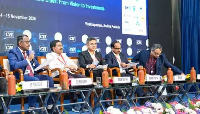 అమరావతి అభివృద్ధి దిశగా గట్టి అడుగులు : మంత్రి నారాయణ అమరావతి అభివృద్ధి దిశగా గట్టి అడుగులు : మంత్రి నారాయణ