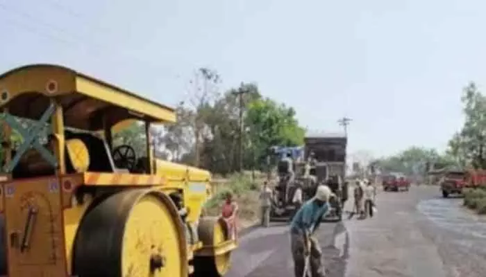 డబుల్రోడ్డు నిర్మాణం ఇంకెప్పుడు? డబుల్రోడ్డు నిర్మాణం ఇంకెప్పుడు?