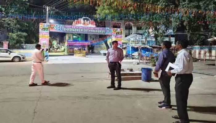 పుట్టపర్తిలో కలెక్టర్ ఆకస్మిక తనిఖీలు పుట్టపర్తిలో కలెక్టర్ ఆకస్మిక తనిఖీలు