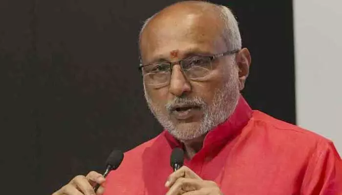 ఫేక్ న్యూస్ ఏదో మీడియా ద్వారే తెలుస్తోంది: ఉప రాష్ట్రపతి రాధాకృష్ణన్ ఫేక్ న్యూస్ ఏదో మీడియా ద్వారే తెలుస్తోంది: ఉప రాష్ట్రపతి రాధాకృష్ణన్