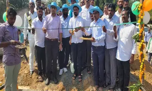ఉట్నూర్ లో ఇసుక‌ బజార్ ఏర్పాటు