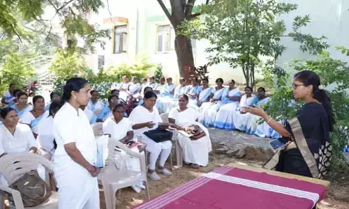 క‌లెక్ట‌ర్ అక‌స్మిక త‌నిఖీ.. అధికారులు ప‌రుగో ప‌రుగు..!