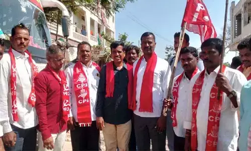 ఛ‌లో ఖమ్మం బహిరంగ సభ ను జయప్రదం చేయండి : ఎమ్మెల్సీ నెల్లికంటి సత్యం