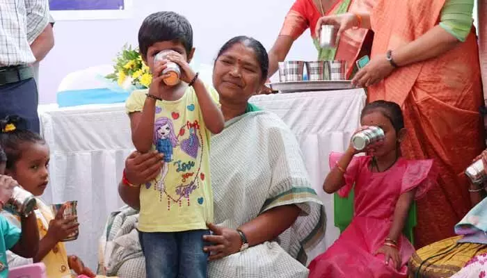 ప్రజాభిమానాన్ని పొందేలా అంగన్వాడీ విధులు సాగాలి: మంత్రి సీతక్క ప్రజాభిమానాన్ని పొందేలా అంగన్వాడీ విధులు సాగాలి: మంత్రి సీతక్క