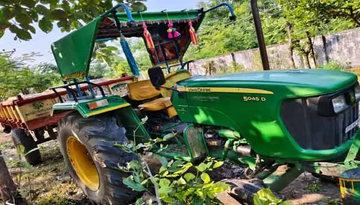 అక్రమంగా ఇసుక తరలిస్తున్న 3 ట్రాక్టర్లపై కేసు నమోదు అక్రమంగా ఇసుక తరలిస్తున్న 3 ట్రాక్టర్లపై కేసు నమోదు