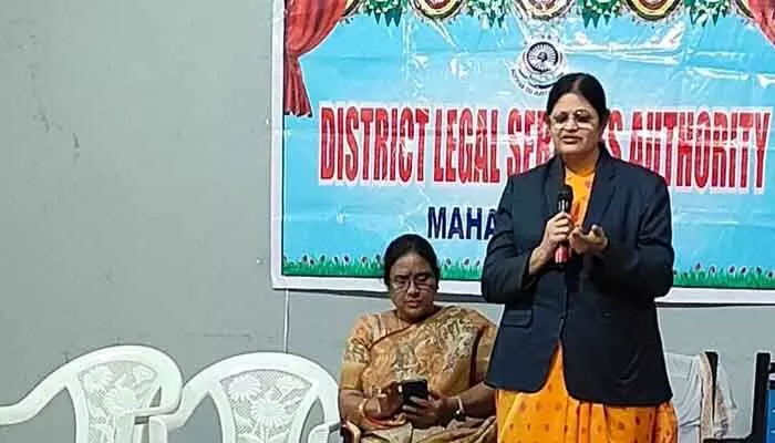 పిల్లలకు ఆస్తి పంచేటప్పుడు కండీషన్లు పెట్టండి : డీఎల్ఎస్ఏ కార్యదర్శి జడ్జీ ఇందిర పిల్లలకు ఆస్తి పంచేటప్పుడు కండీషన్లు పెట్టండి : డీఎల్ఎస్ఏ కార్యదర్శి జడ్జీ ఇందిర