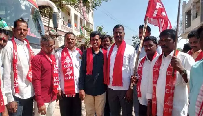 ఛలో ఖమ్మం బహిరంగ సభ ను జయప్రదం చేయండి : ఎమ్మెల్సీ నెల్లికంటి సత్యం ఛలో ఖమ్మం బహిరంగ సభ ను జయప్రదం చేయండి : ఎమ్మెల్సీ నెల్లికంటి సత్యం