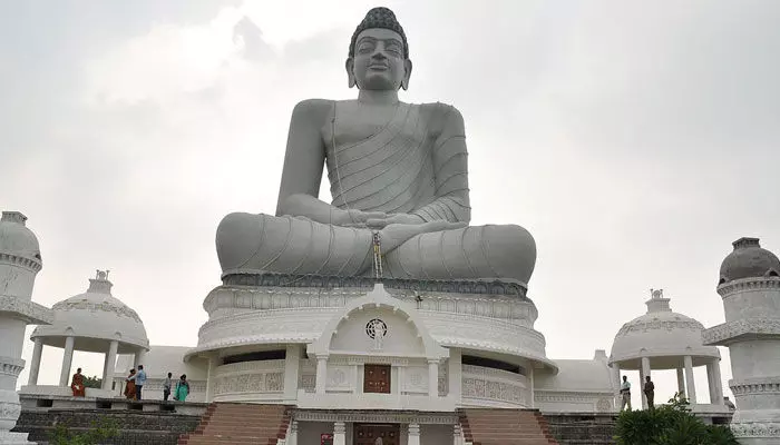 వెంటనే మొదలు పెట్టండి.. ఏపీ రాజధాని అమరావతిపై రైతుల సంచలన డిమాండ్ వెంటనే మొదలు పెట్టండి.. ఏపీ రాజధాని అమరావతిపై రైతుల సంచలన డిమాండ్