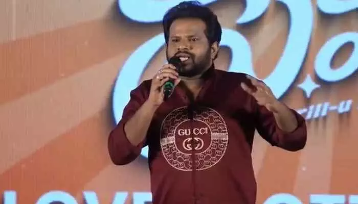 బాలయ్య మాట్లాడినా, బన్నీ నవ్వినా ట్రోలింగే..రెచ్చిపోయిన హైపర్ ఆది బాలయ్య మాట్లాడినా, బన్నీ నవ్వినా ట్రోలింగే..రెచ్చిపోయిన హైపర్ ఆది