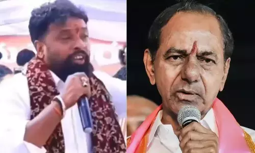 గద్దముక్కు పంతులు.. కేసీఆర్ పై ఏపీ మంత్రి వివాదాస్పద వ్యాఖ్యలు