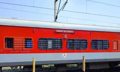 Flash : టాటానగర్ ఎక్స్‌ప్రెస్‌కు తృటిలో తప్పిన పెనుప్రమాదం